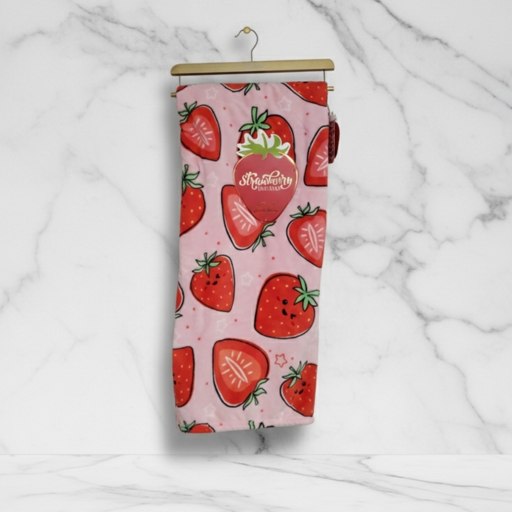 Starberry Fields Pink Strawberry Throw Blanket - Picture 1 of 1
